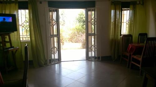 Kyenjojo Hotel | Rena Akasha Establishments