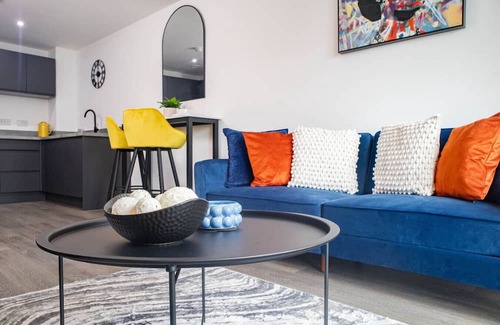 Vauxhall Apartment | Renaissance Suite | 2Bed | Sleeps 7 | Central