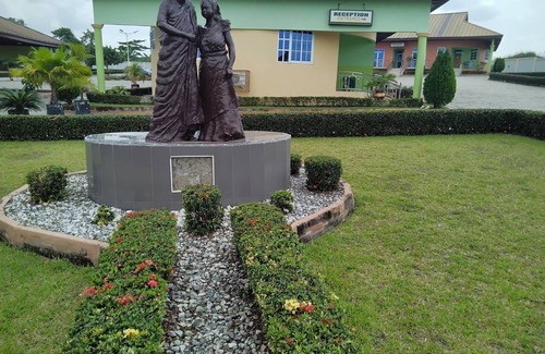 Tema House | Renajoe Exclusive Guesthouse Tema Community 9