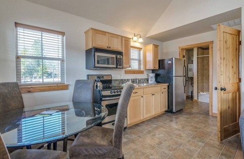 Sandpoint House | Rendezvous - Courtyard Beach Bungalow