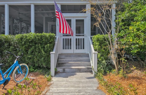 Seaside House | Rendezvous-Luxurious Seaside 3 bedroom home with 1 bedroom Carriage House