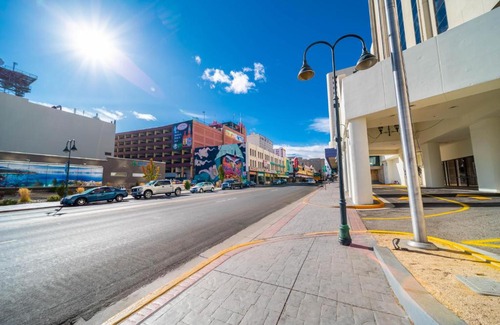 Downtown Reno Hotel | Reno Suites
