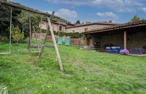Saint-Bonnet-le-Courreau Cottage | Renovated cottage with fireplace and garden 15 km from ski slopes