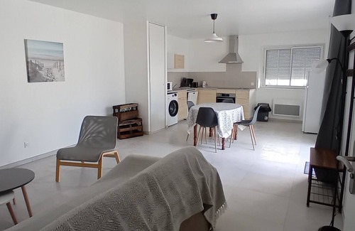 Saint-Georges-d'Oleron House | Renovated vacation home fully equipped enclosed grounds saint georges d'oléron