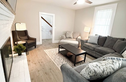 Hiwassee Other | Renovated 1900s Farmhouse on The New River!