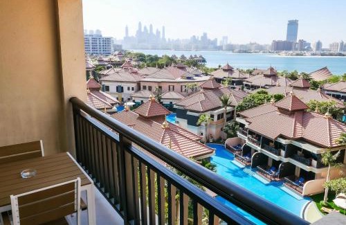 Palm Jumeirah Apartment | Renovated 1BR Haven in 5 Star Resort