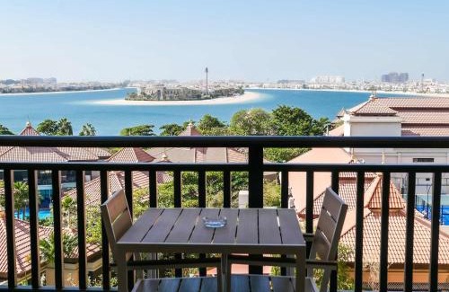 Palm Jumeirah Apartment | Renovated 1BR Haven in 5 Star Resort