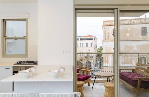 Jaffa Condo | Renovated 2 Bedroom in North Jaffa