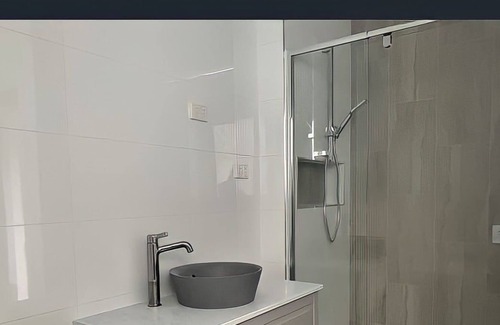 North Geelong House | Renovated 3 bdr House 5 min from the beach