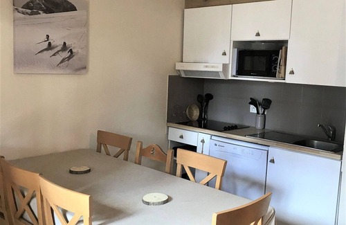 La Joue du Loup Ski Chalet | Renovated 3-room semi-detached chalet, 7 people, terrace, parking, pets allowed