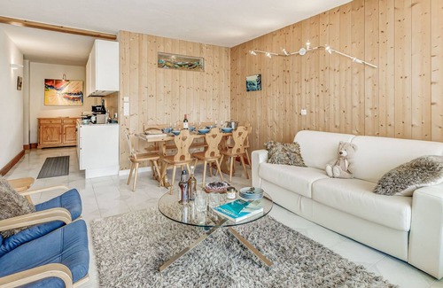 Tignes le Lac Apartment | Renovated 3-room apartment in Tignes for 8 pers. with balcony, peace and comfort