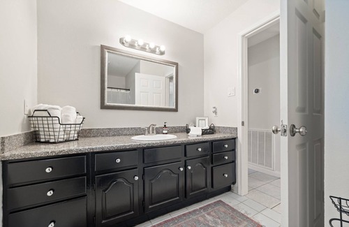 Pasadena House | Renovated 4-Bed Pasadena Home - Near Everything!