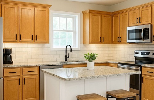 Walterhill House | Renovated 4BR w/2 Kitchens, Garage +Fenced Yard, Relocation & Extended Stays