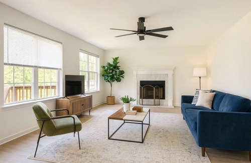 Walterhill House | Renovated 4BR w/2 Kitchens, Garage +Fenced Yard, Relocation & Extended Stays