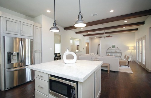 Houston House | Renovated 5 Bedroom, 4 Bath Private Home Fully-furnished near MDA TMC Galleria