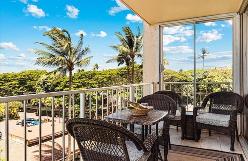 Napili-Honokowai Condo | Renovated and spacious 2bd - oceanfront resort