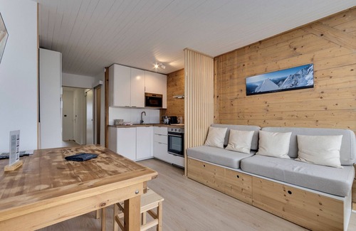 Le Lavachet Apartment | Renovated Apartment for 4 with Balcony in Lavachet, Tignes