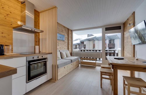 Le Lavachet Apartment | Renovated Apartment for 4 with Balcony in Lavachet, Tignes