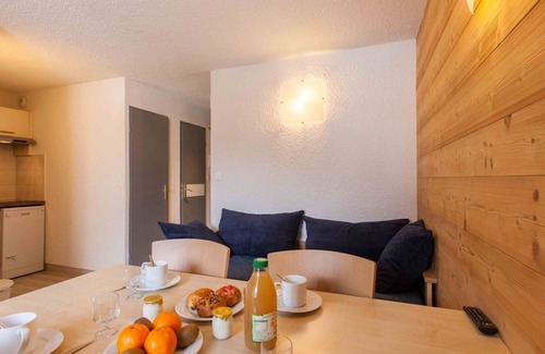 Briancon Apartment | Renovated Apartment · Ski-in/Ski-out · Near City Center · Ski Locker