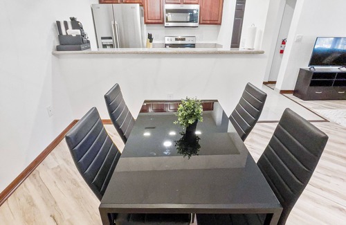 Notre Dame Apartment | Renovated Apt 4mins to Notre Dame - Free Parking