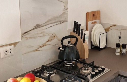 Gallicano House | Renovated Barn Apartment, Private Pool, Amazing Walking Routes, Near Restaurant