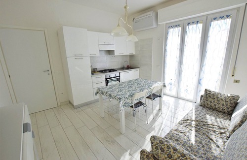 San Vincenzo Apartment | Renovated beachfront apartment
