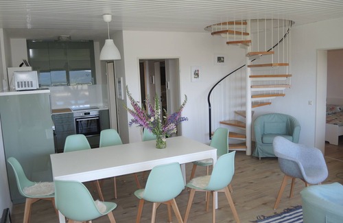 Saig Apartment | Renovated, bright, light-flooded 4-room apartment