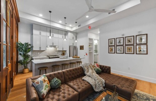 Central Business District Hotel | Renovated CBD Units Near French Quarter