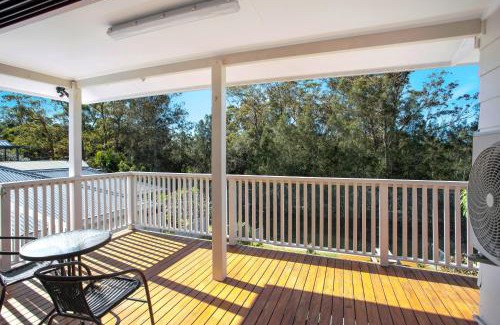 Umina Beach Apartment | Renovated Coastal getaway with water views