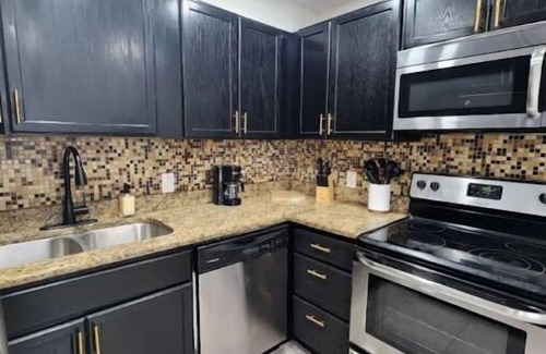 Northwest Orlando House | Renovated College Park home Sleeps10 close to WP