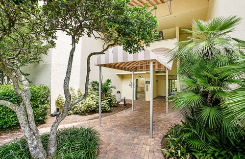 Fernandina Beach Condo | Renovated Condo w/Spacious Balcony, Great Views, Shared Heated Pool & Tennis
