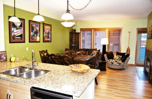 Canmore Apartment | Renovated Condo, 2BR, 2BA, Heated Pool, 3 Hot Tubs, Pets Welcome!
