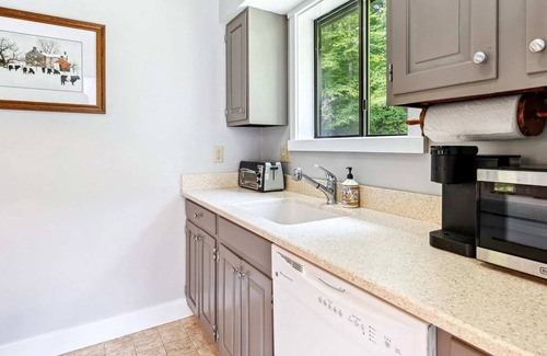 Quechee Condo | Renovated Condo, Heart of Quechee - Mill Run 3E