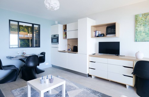 Les Sables d'Olonne Apartment | Renovated flat with sea view Les Sables - 4 people