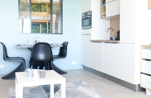 Les Sables d'Olonne Apartment | Renovated flat with sea view Les Sables - 4 people