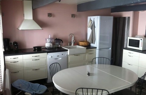 Saint-Denis-d'Oleron House | Renovated fisherman's house: small garden, heart of village, near beaches-Wifi, bikes