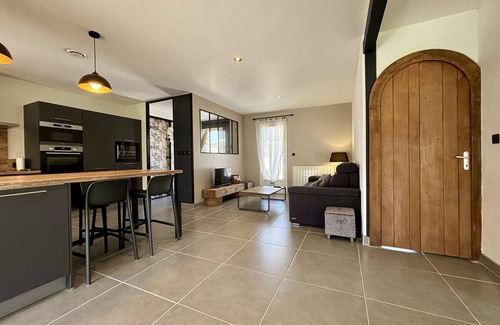 Saint-Pierre-d'Oleron House | Renovated 3-Room House with Garden, Terrace & Parking, Saint-Pierre-d'Oléron - Sleeps 4