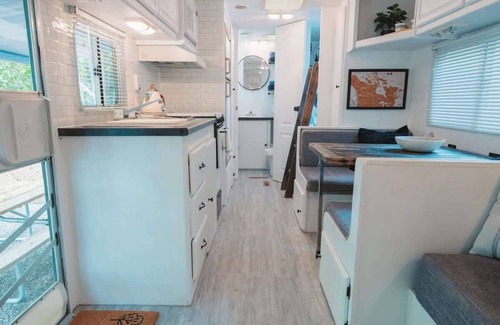 Miller Lake House | Renovated Glamping RV Near Tobermory & Grotto