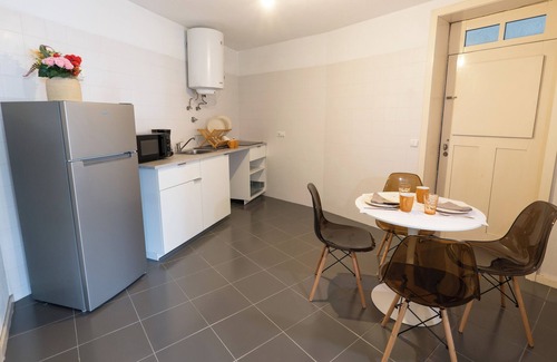Cinfaes Apartment | Renovated historic house in the center of Cinfãe near the beach and public pool