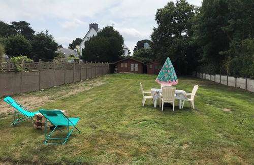 Cotes d'Armor House | Renovated house, small sea view, 5 minutes from beaches and GR34. Pets allowed