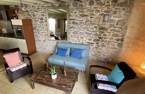 La Marne House | Renovated house with outside courtyard 10 min walk from the sea - free parking