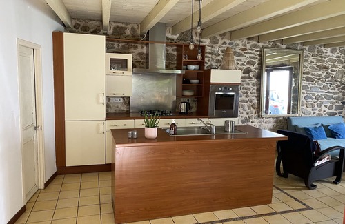 La Marne House | Renovated house with outside courtyard 10 min walk from the sea - free parking