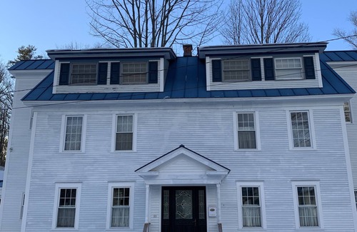 Ludlow House | Renovated & immaculate. 1 block to town, 2 floors. Great monthly rates!