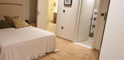 Pangrati Apartment | Renovated Kallimarmaro Apt in Athens Historic center