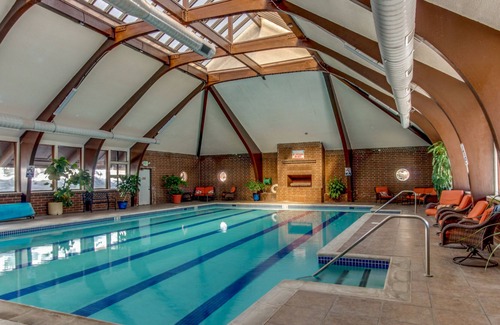 Frisco House | Renovated Mountain Retreat with Shared Hot Tub & Pool - Walk to Dillon Reservoir
