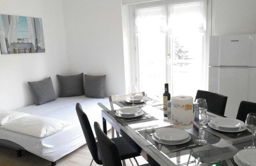 Trento Apartment | RENOVATED. MOUNTAIN VIEW. Hospital and Gocciadoro park area (1-6 people