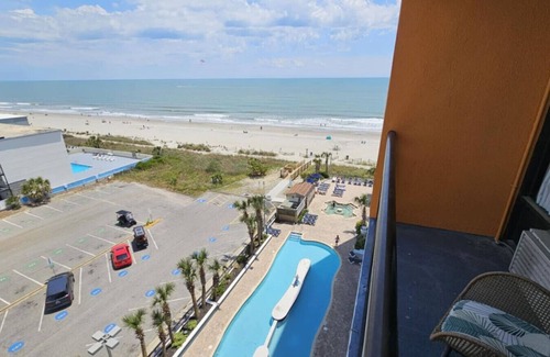 Myrtle Beach Hotel | Renovated Oceanview King Unit – 8th Floor Landmark