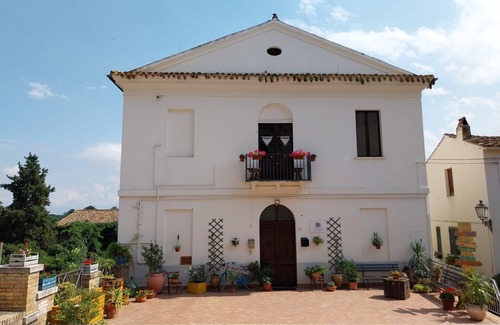 Loreto Aprutino House | Renovated old mansion in the historic center. Pets allowed