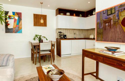 Sea Point Apartment | Renovated remote-work 3 bed gem with ACs & views!