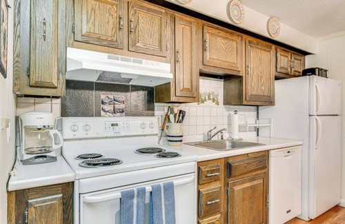 Bromley Mountain Condo | Renovated Ski-In/Ski-Out Peru Condo at Bromley Mtn